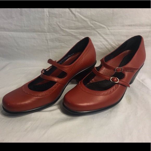 🔆 SALE!!! Dansko women’s walking shoes - Picture 1 of 2